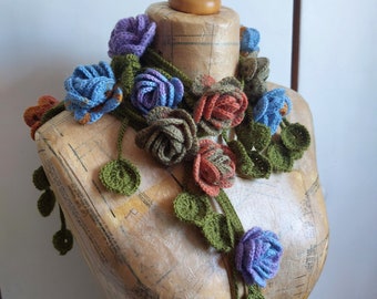 crochet rose lariat, rose necklace, crochet accessories.