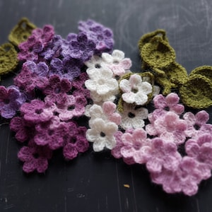 Crochet small flowers and leaves, crochet flowers DIY, crochet flower applique. Set of 50 flowers and 9 leaves.