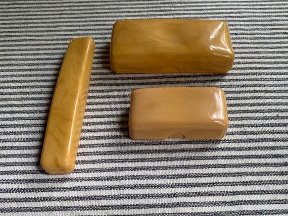 Vintage Celluloid Travel/Toiletry Kit 2 Soap and … - image 2