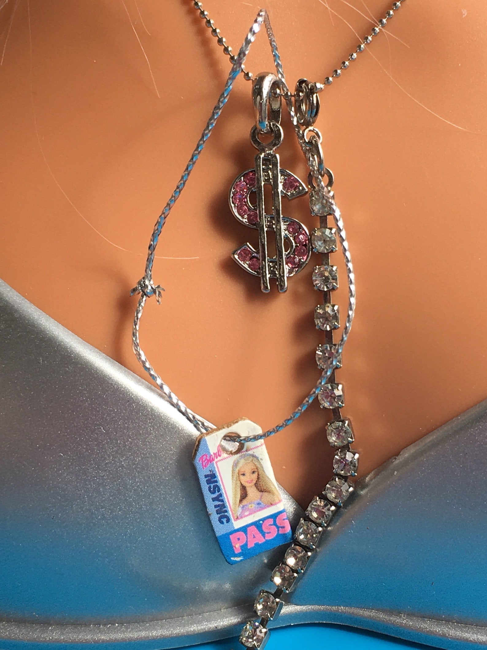 Bougie Barbie VIP Lariat Collar de BBM. | Etsy