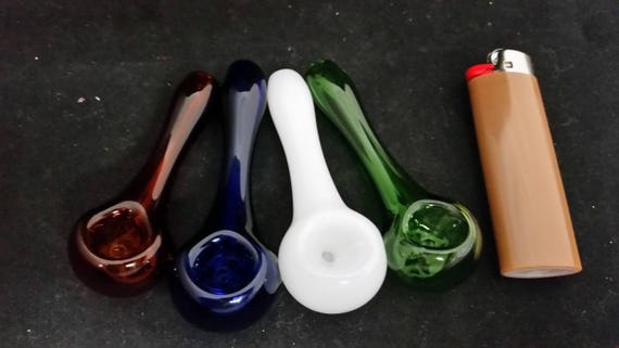 Solid Color Spoon Style Glass Tobacco Pipe