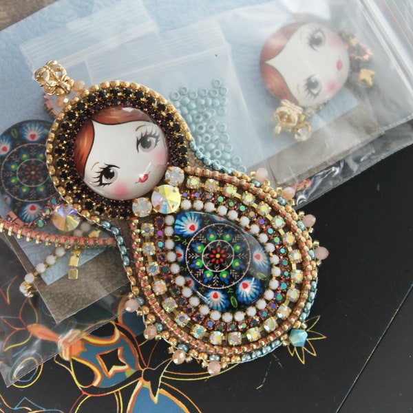 Kit de bijoux de poupée Matryoshka, kit de pendentif de poupée gigogne pour l’artisanat fait à la main, kit de matriochka perlé.