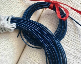 One meter Gimp Jaseron French Stiff wire in Blue navy color/ 1,25 mm in diameter, embroidery copper wire.
