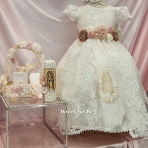 Vestido para bautizo- Vestido de bautizo met Cola- Doop ivoren jurk- vestido ivoor para bautizo met Bordado de Virgen Maria