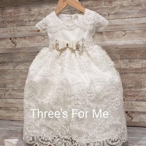 Ivory Lace Christening Gown | Elegant Baptism Dress | Ropon de Bautizo