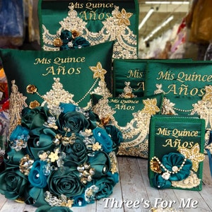 Green Quinceanera, sweet 16, Bible, Pillow, cojin, pillow, money box, photo album, album de foto, almuada de quince verde Esmeralda