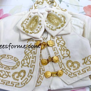 Paquete de Bautismo Traje + Sombrero + Vela + Botas + Cinturón Traje de charro Virgen María Detalle dorado beige Traje de charro para niño Traje de charro