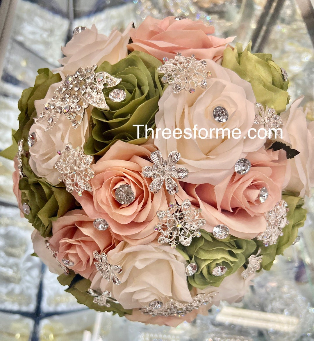 Ramos De Quinceañera/ Sweet 16 Bouquet Ramos En Pink/ Sage and Ivory