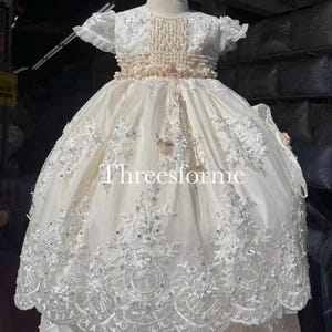Baptism dress- Ropon de Nina para bautizo- Ivory lace dress for baby girl-Vesitod de bautizo