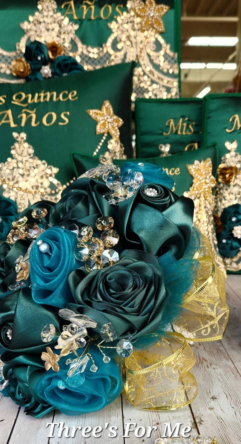 Green Quinceanera, sweet 16, Bible, Pillow, cojin, pillow, money box, photo album, album de foto, almuada de quince verde Esmeralda image 3