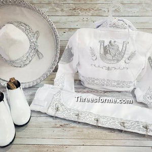 FREE SHIPPING!! Sombrero + Traje +Botines de Charro