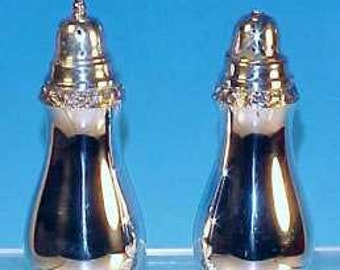 Vintage ONEIDA COMMUNITY Silverplate Salt & Pepper Shaker Set - HENLEY