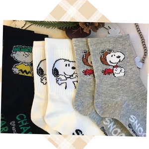 Chaussettes Snoopy Comfort Crew de dessin animé--accessoires cadeaux-chaussettes pour le travail de l'école de sport-Équipes de dessin animé-