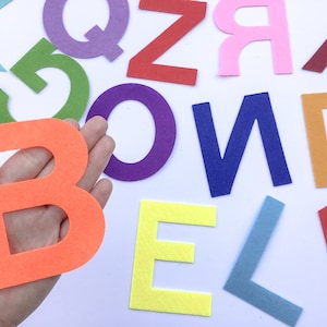 Letras grandes de feltro, alfabeto de 4 polegadas, recortes de letras maiúsculas para artesanato de costura, brincadeiras sensoriais, placas de flanela e atividades educacionais