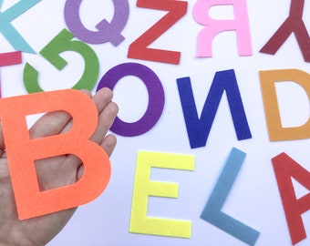 Grote vilten letters, 4 inch alfabet, hoofdletters uitsparingen voor naaikunst, zintuiglijk spel, flanellen borden en educatieve activiteiten