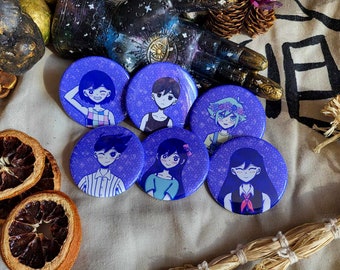 OMORI CHIBI Button Pin Set 缶バッジ il_1080xN.5076984113_d3e5.jpg
