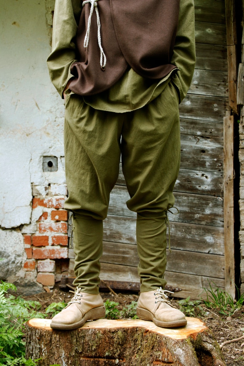 D'inspiration médiévale / viking, pantalon 100 % coton lavé avec poches latérales, taille élastique et lacets aux mollets vert mousse taille S/M/L image 4