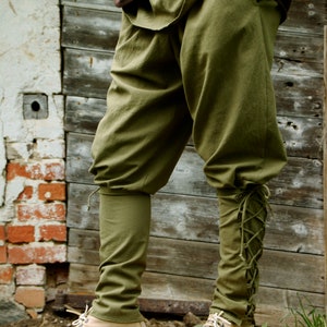 D'inspiration médiévale / viking, pantalon 100 % coton lavé avec poches latérales, taille élastique et lacets aux mollets vert mousse taille S/M/L image 3