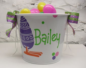 Personalized Easter Egg Basket, Walking Egg Design, 5 Quart