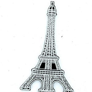 Peut inclure: Écusson brodé représentant la Tour Eiffel. Le patch est argenté avec des détails noirs, mettant en valeur le monument parisien emblématique. Idéal pour être appliqué sur des vêtements ou des accessoires.