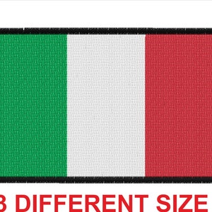 Può includere: Una toppa ricamata con i colori della bandiera italiana. La toppa è verde, bianca e rossa con un bordo nero.