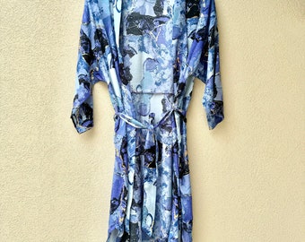 Kimono long en soie bleu Amrita