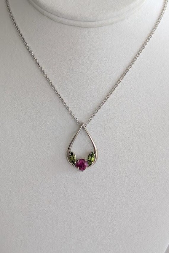 Amazingly Designed 2.5 Carat Ruby & Peridot Neckl… - image 2