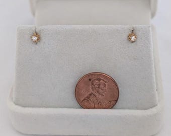 Mid-Century Buttercup Design Petite Diamond Earrings 14K Gold Retail Price 699.00 Make Me An Offer!