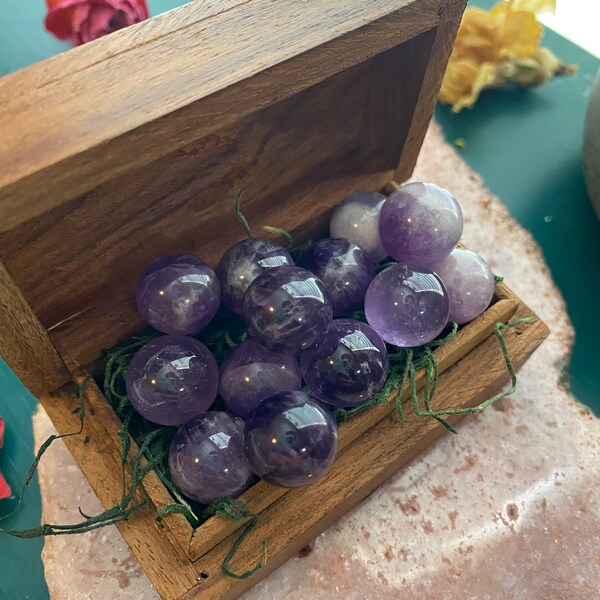 Amethyst Crystal Sphere // February Birthstone // Crown Chakra // Perfect for Crystal Grids // Sacred Space // Alter // Meditation