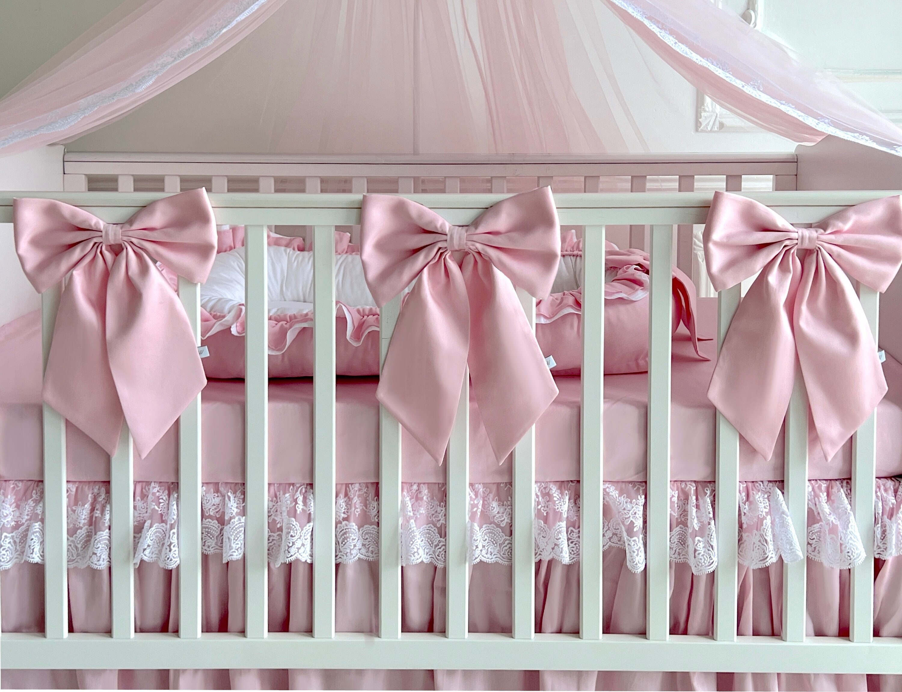 Round baby clearance bassinet