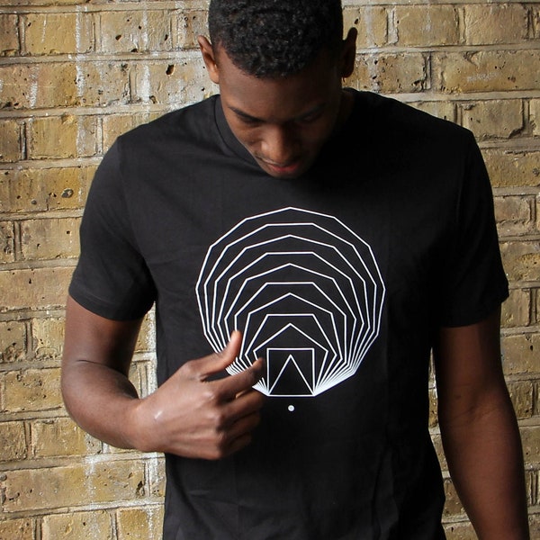 Zwart geometrisch T-shirt, biologisch katoenen T-shirt, heilige geometrie T-shirt, minimalistische zwarte top, abstract zwart t-shirt, grafisch t-shirt