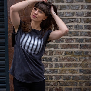 Damen Bio Tshirt, Stonewashed schwarz Top, Frauen gerollt Ärmel, Physik T-shirt, Wave Interferenz, Wissenschaft Shirt