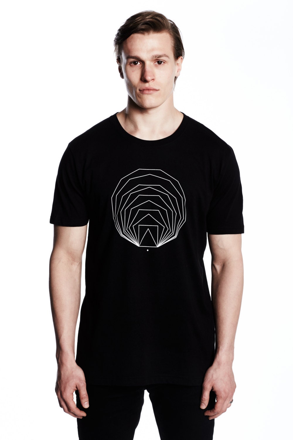 マダラニンゲン　GEOMETRIC T-shirt ブラック il_340x270.5536864819_frnj.jpg