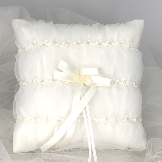 Ring on sale box pillow