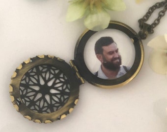 Gold Photo Locket Bouquet Charm: Bridal Memory Keepsake - SILVIA