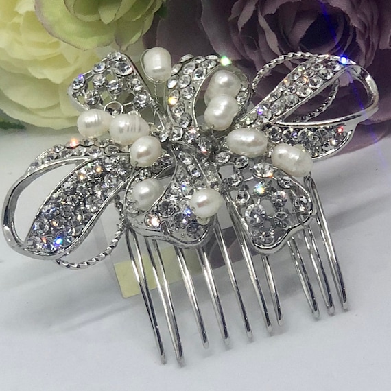 Crystal Pearl Bridal Hair Comb: Vintage Silver Wedding  display picture 3