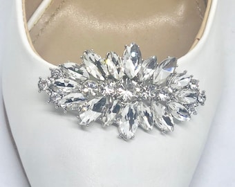 Pinzas de cristal para zapatos de novia: un accesorio brillante para bodas