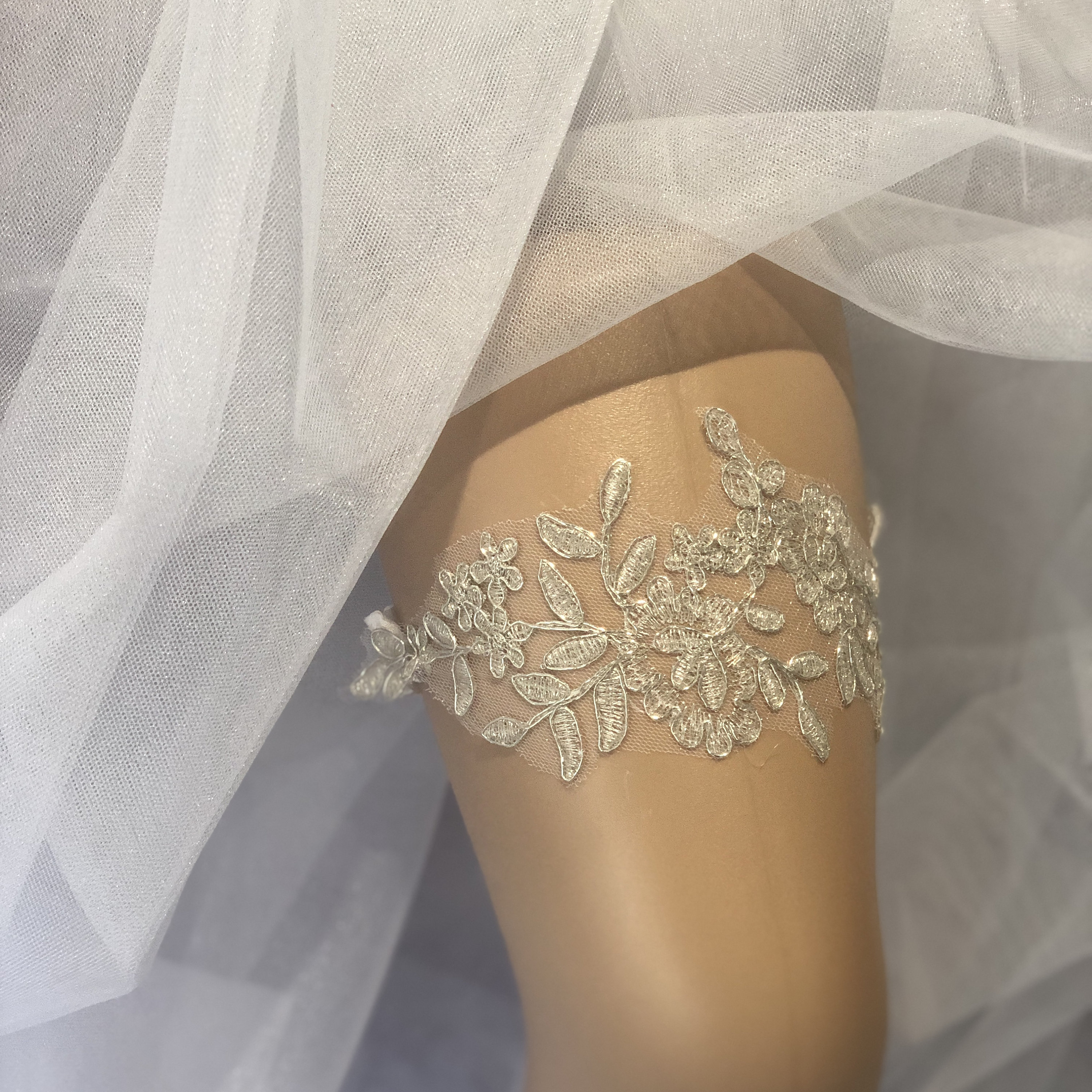 Venice Lace Bridal Garter Set: Silver Thread Wedding Accessory - Etsy