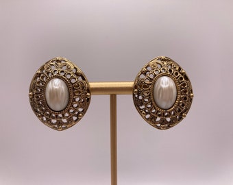 Vintage Oval Baroque Faux Pearl Filigree Clip On Earrings