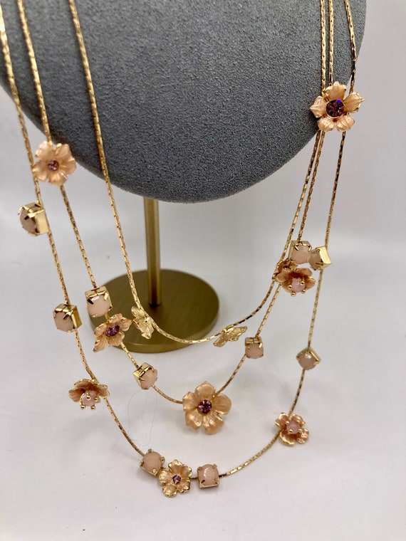 Vintage beautiful layered gold tone necklace with… - image 2