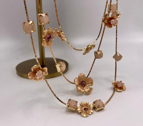 Vintage beautiful layered gold tone necklace with… - image 3