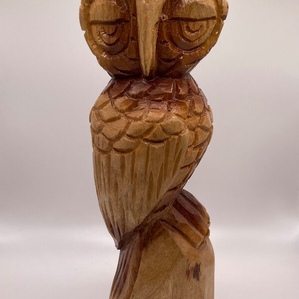 Wood carved owl statue 10.5"