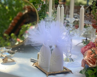 Elegante Sofreh Aghd Kaleh Ghand con encaje y lazo de perlas para boda persa