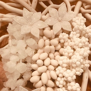 Sofreh Aghd White Nogl/Nabat/Jordan Almonds Cluster Khosheh for Persian Spread