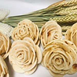 Sofreh Aghd Seven Bread Rose Flower with Wheat Bundle