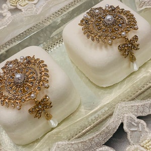 Sofreh Aghd Modern Style Gold or Silver Kaleh Ghand Set for Persian Wedding Aroosi