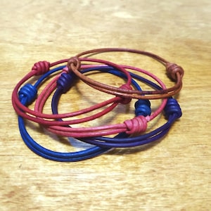 Natural Dyed 2mm Leather Sliding knot Bracelet, Womens, Mens Minimalist Adjustable Leather Bracelet, Simple Friendship Slim Wriste Band