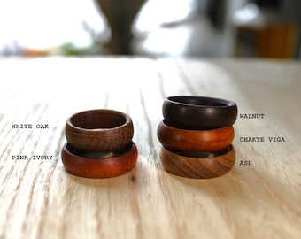 Anillos de madera maciza, palisandro, arce, mango, marfil rosa, fresno y nogal.