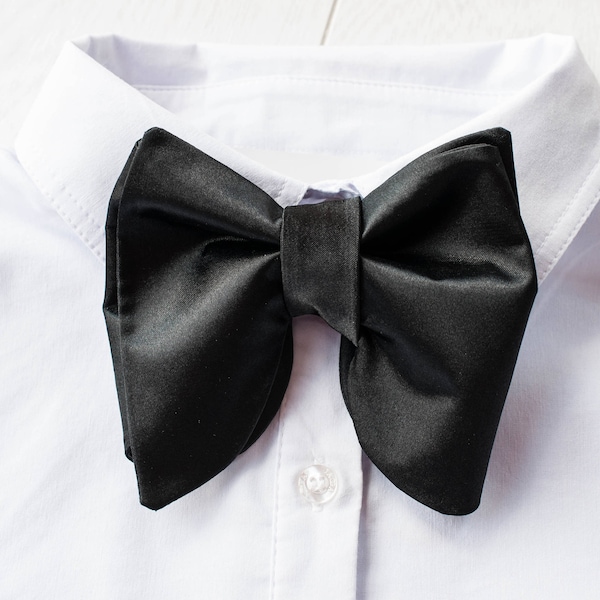 Mens Bowties Big bowtie Self tie look bow tie, Tom ford style