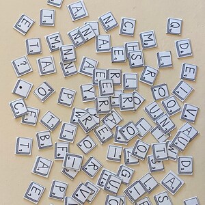 Letras Scrabble / Imanes Scrabble / Imanes de Letras / Diversión en refrigerador / Imanes de palabras / Palabras de refrigerador / Arte de nevera / Abeja de ortografía / Frase